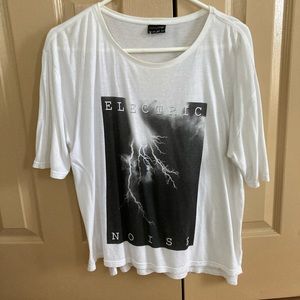 thrifted electric noise tee